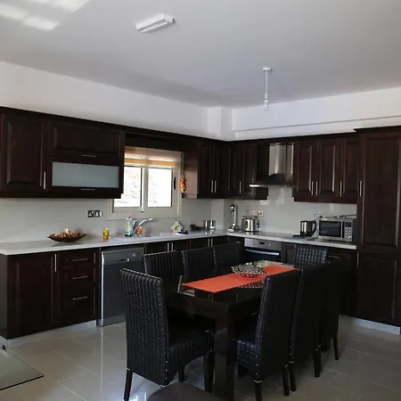 Melyia * Като-Пиргос