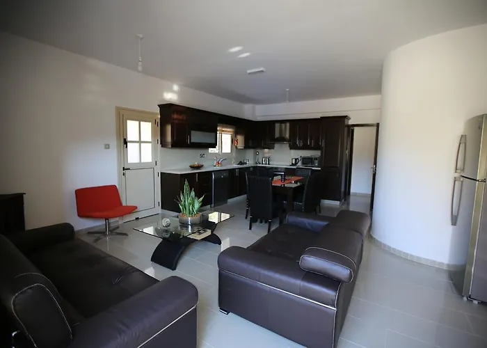 Melyia كاتو بيرغوس