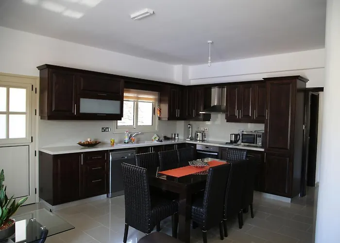 Melyia * كاتو بيرغوس